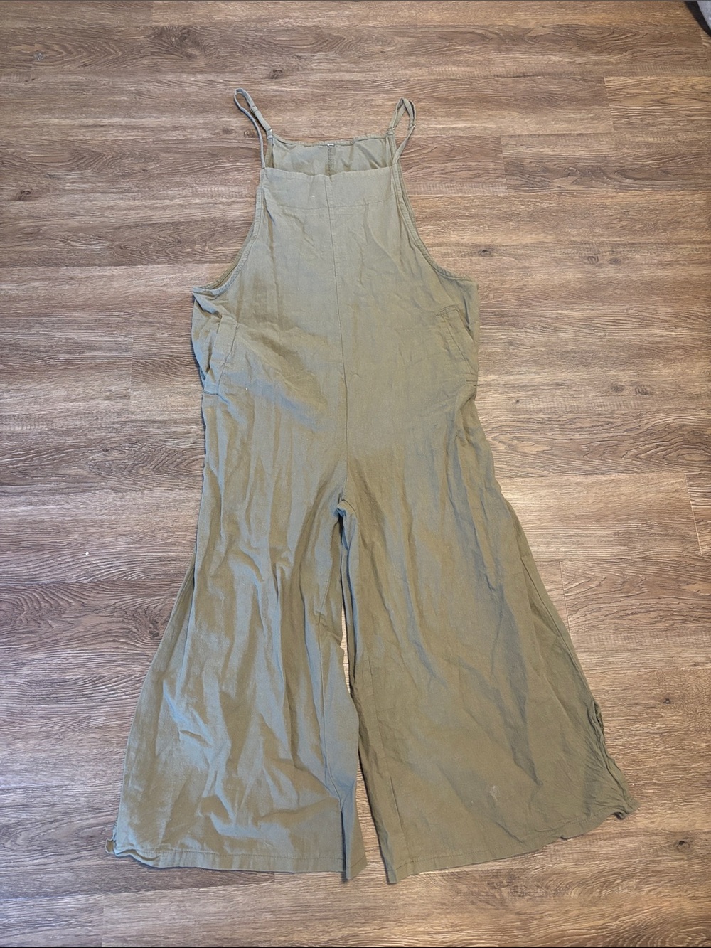 women’s green overalls
